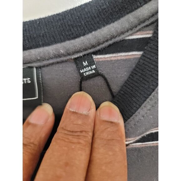 Various artiste Los Angeles Men's Gray Striped T-Shirt With Embroidered Rose Lo - Picture 9 of 11